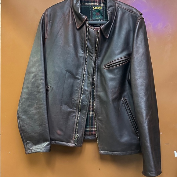 Schott NYC Waxy Cowhide Leather Mechanics
Jacket Size Medium - Picture 5 of 11